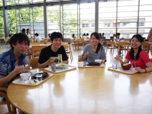 学食で休憩